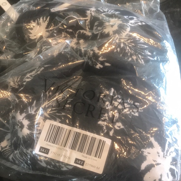 BNIP VS PINK TOWEL TOTE - Picture 8 of 8